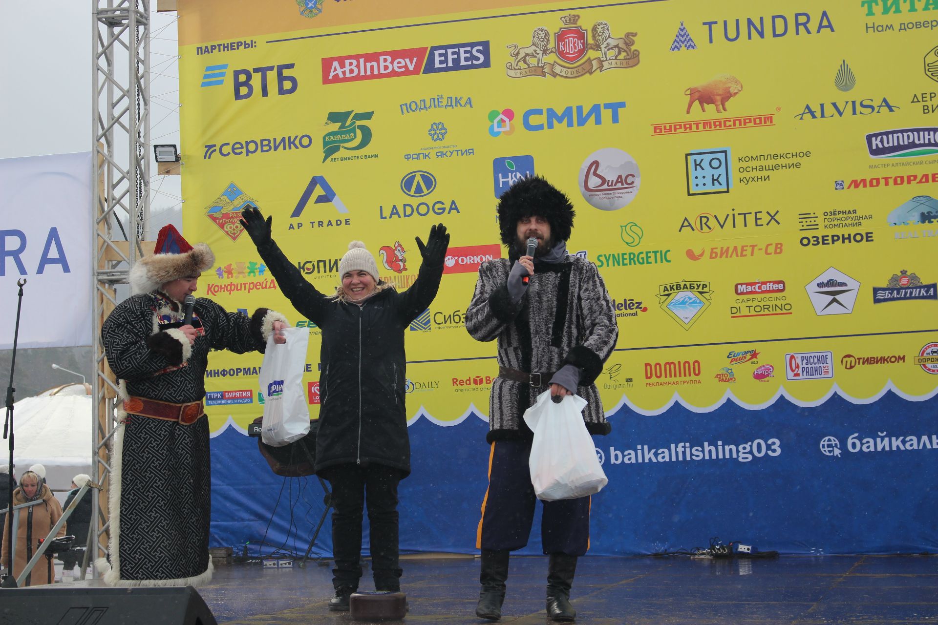 Байкальская рыбалка 2025: 215 команд со всей России на льду Байкала